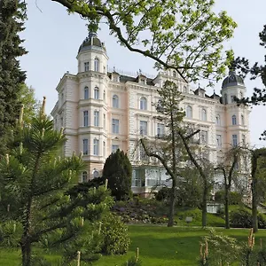 4* מלון Bristol